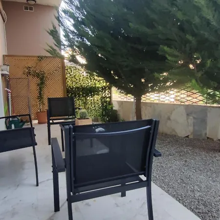 Apartment Jasmine Garden - Yard *