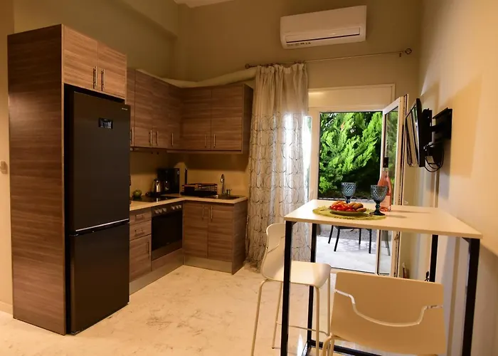 Jasmine Garden - Yard *