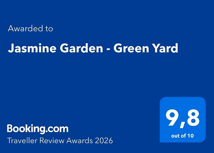 Jasmine Garden - Yard