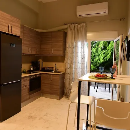 Jasmine Garden - Yard *