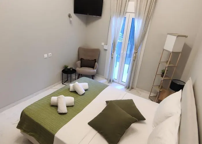 Jasmine Garden - Yard Apartment *