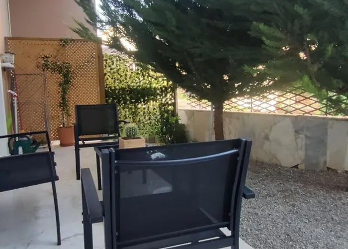 Apartment Jasmine Garden - Yard *